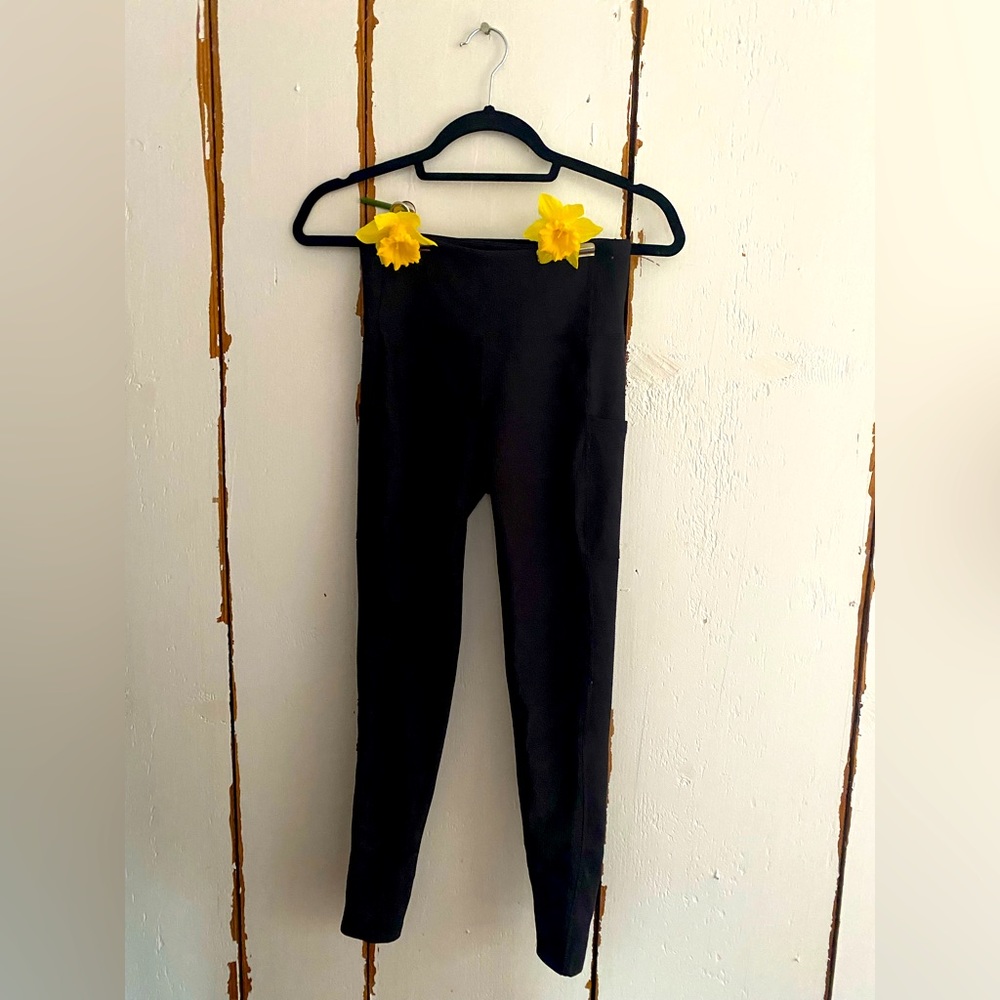 Black stretch Leggings with side pockets size small